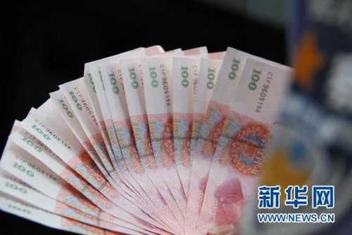 近日，山东省沂南县出现假币号码为“C1F9605156”的百元假币。新华社发（王彦冰 摄） 
